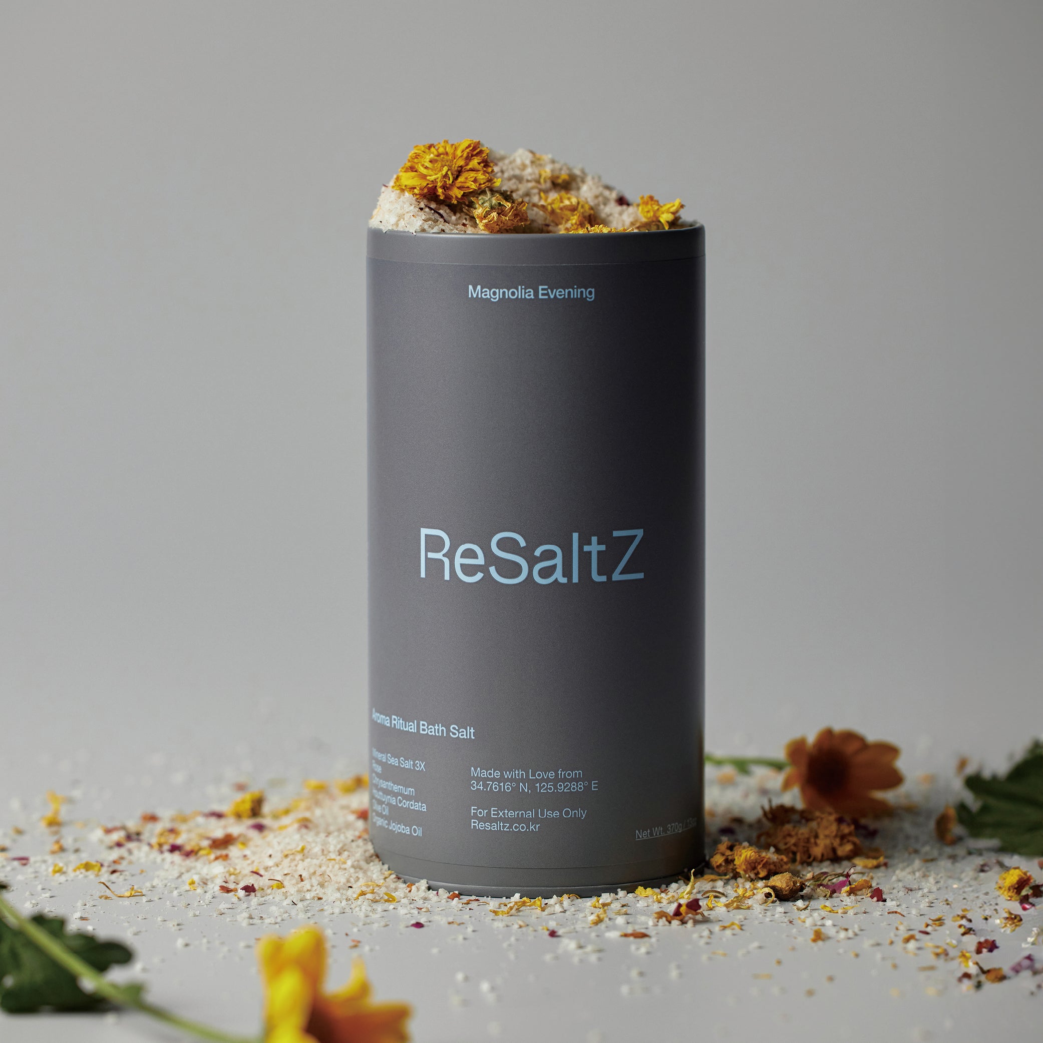 ReSatlZ Aroma Bath Salt Magnolia Evening Tincase and dried flowers